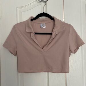 Light pink medium cropped top from H&M.